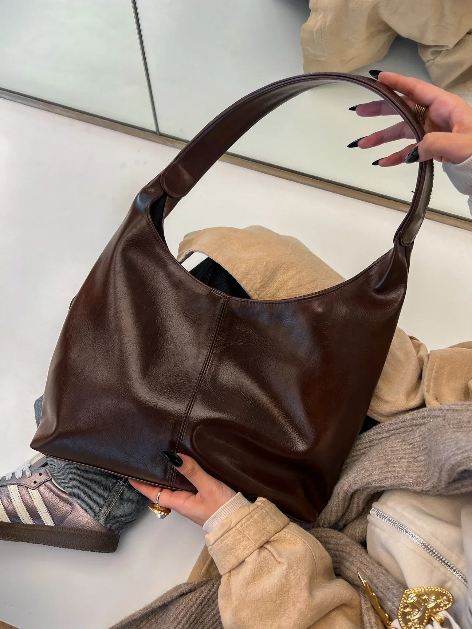 HOBO LEATHER BAG Glossy Brown