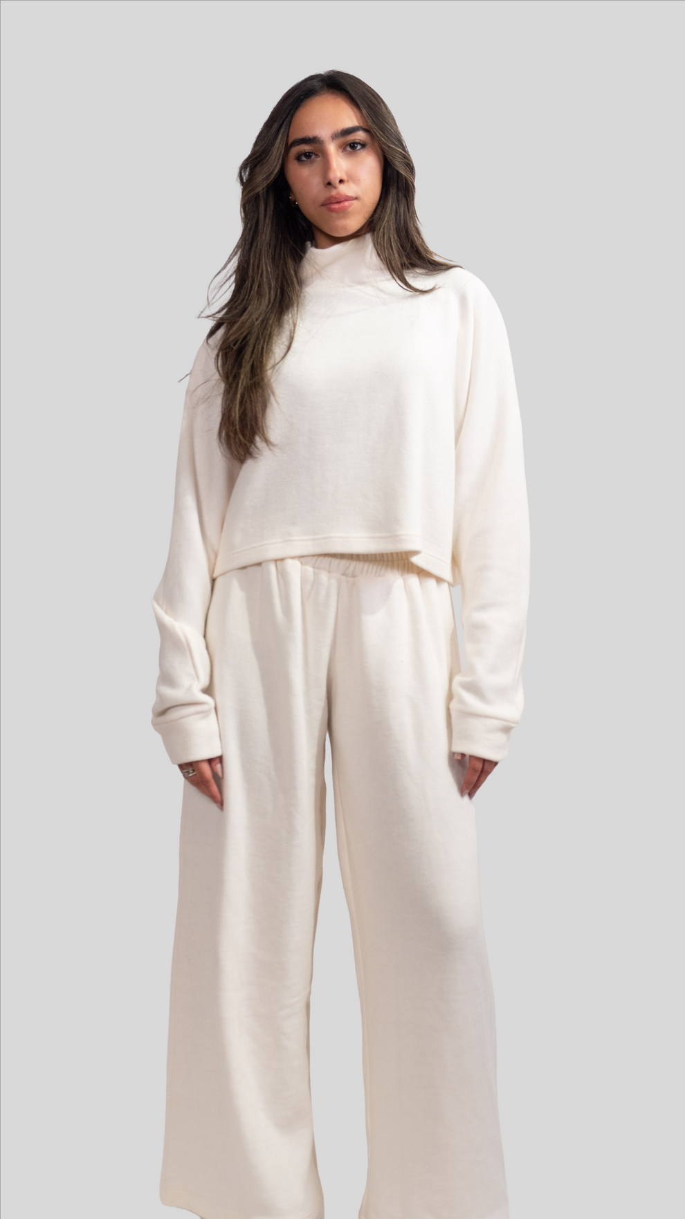 Turtle neck with wide sleeves