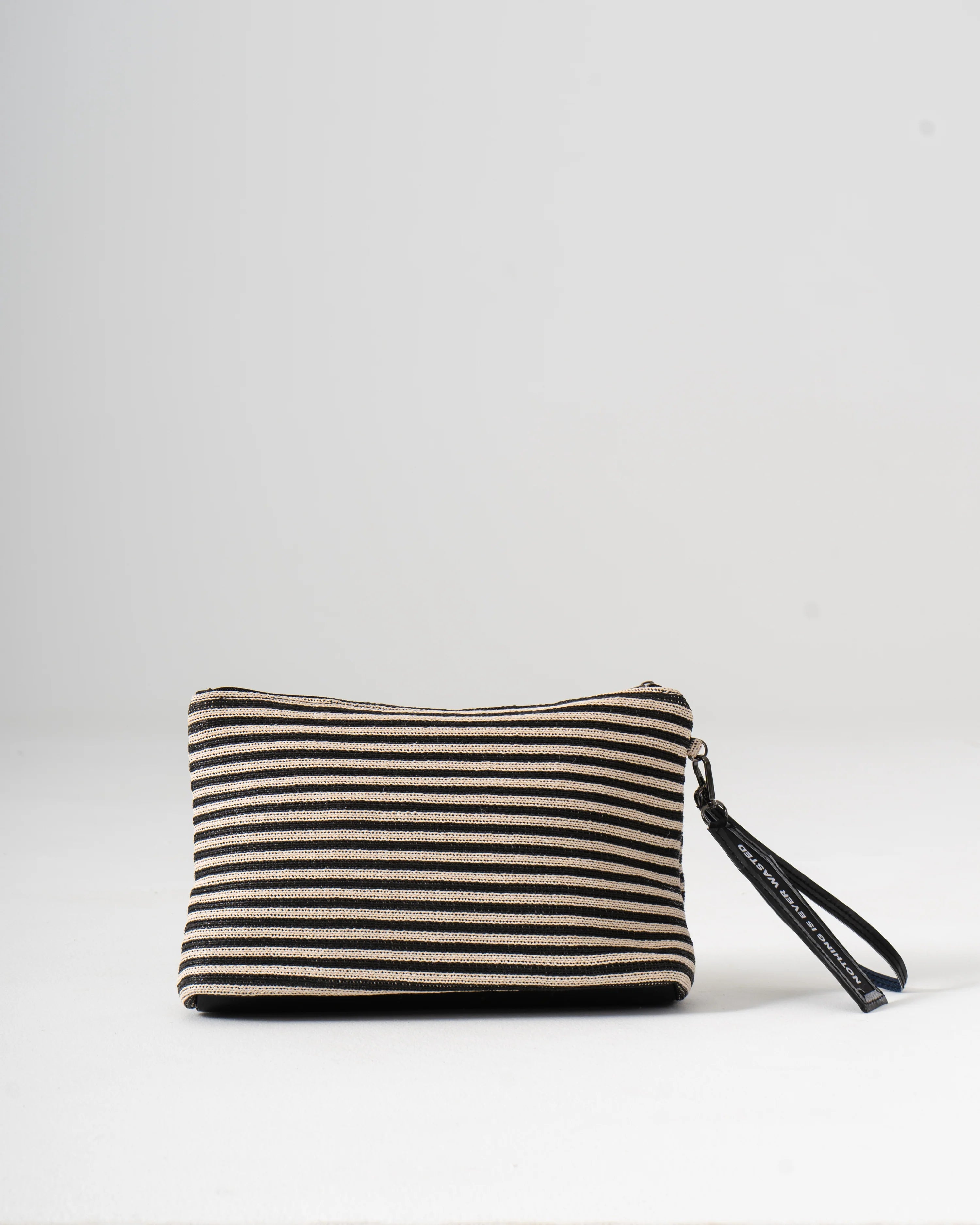 Sol Raffia Clutch