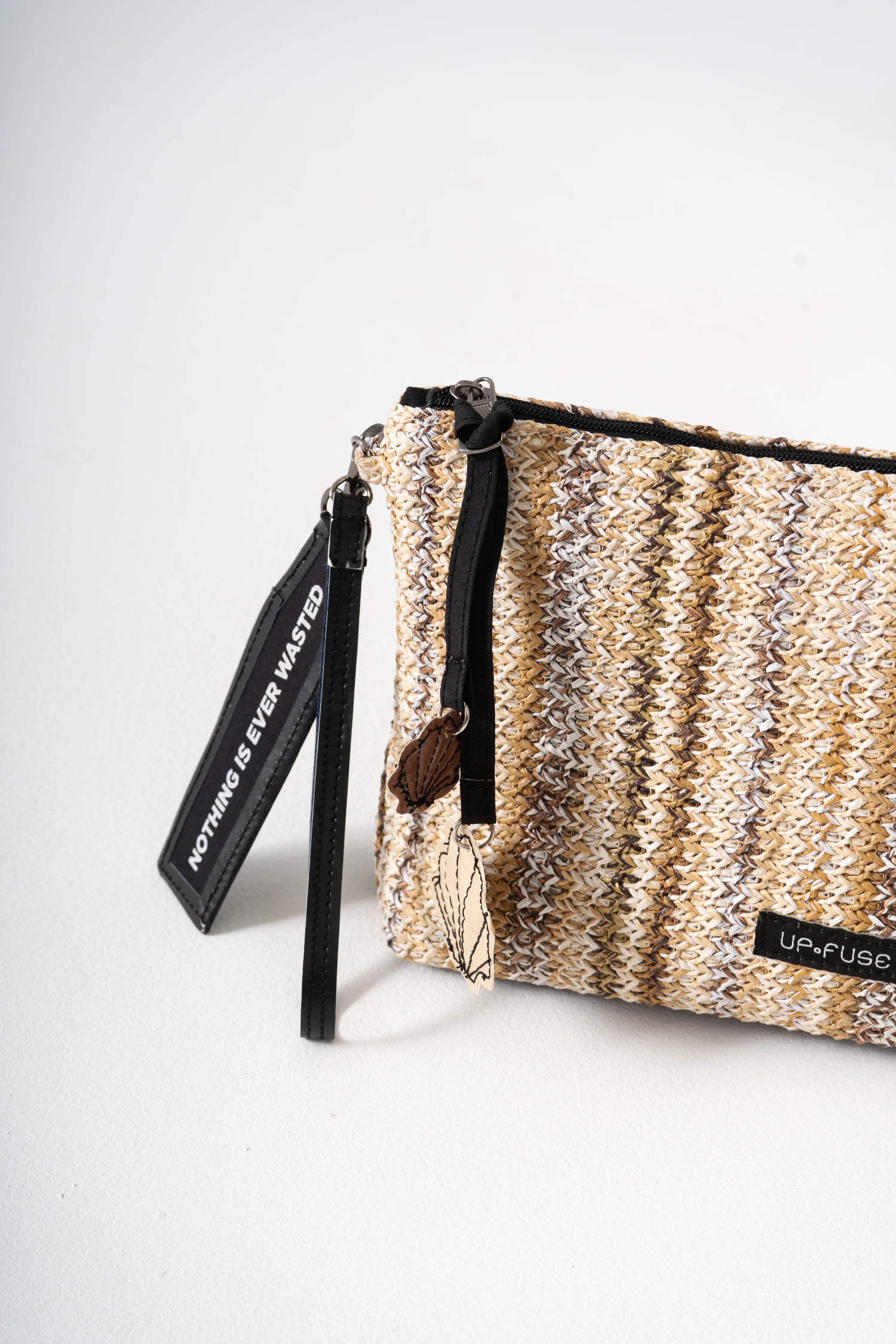 Sol Raffia Clutch