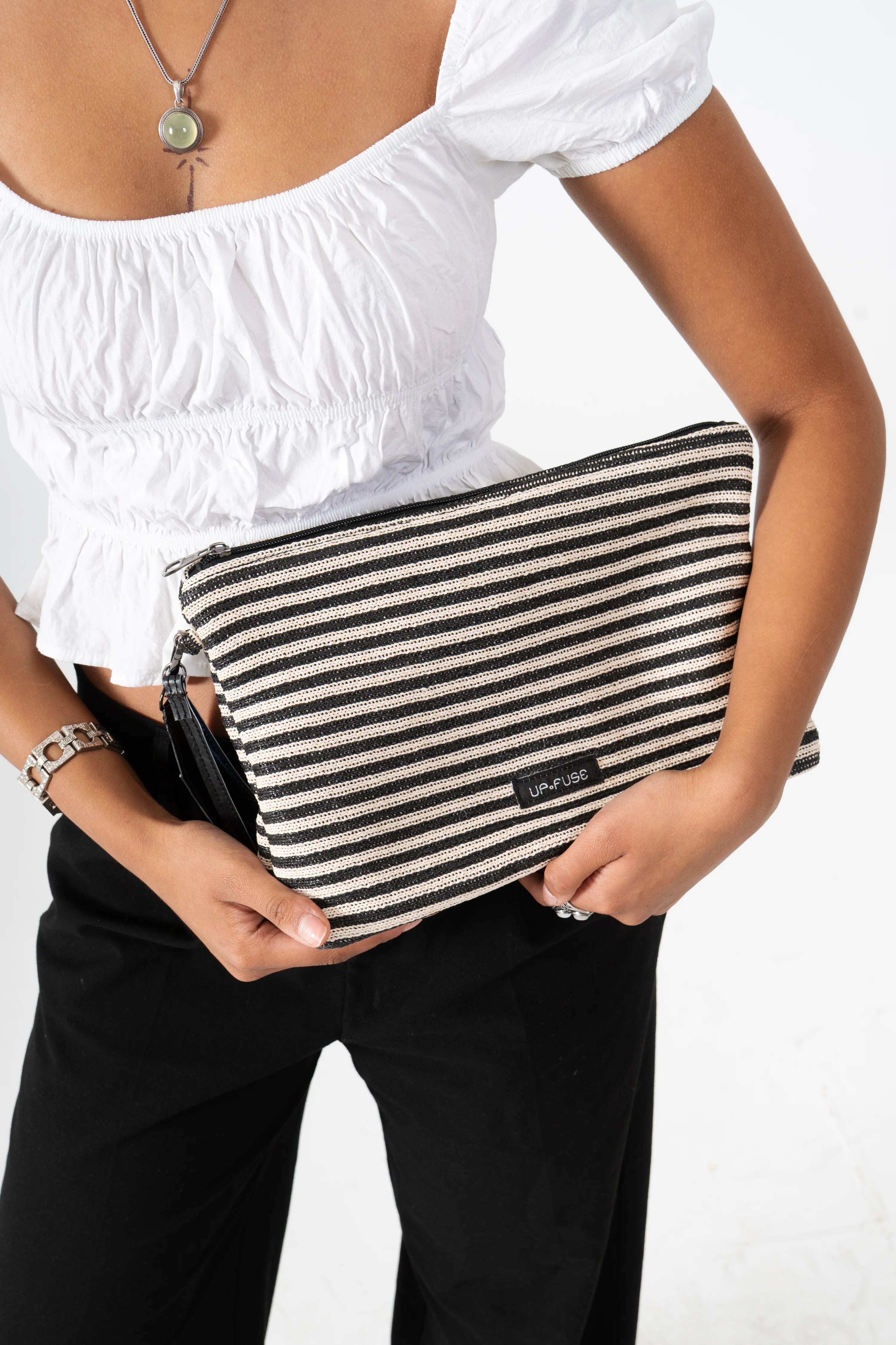 Sol Raffia Clutch