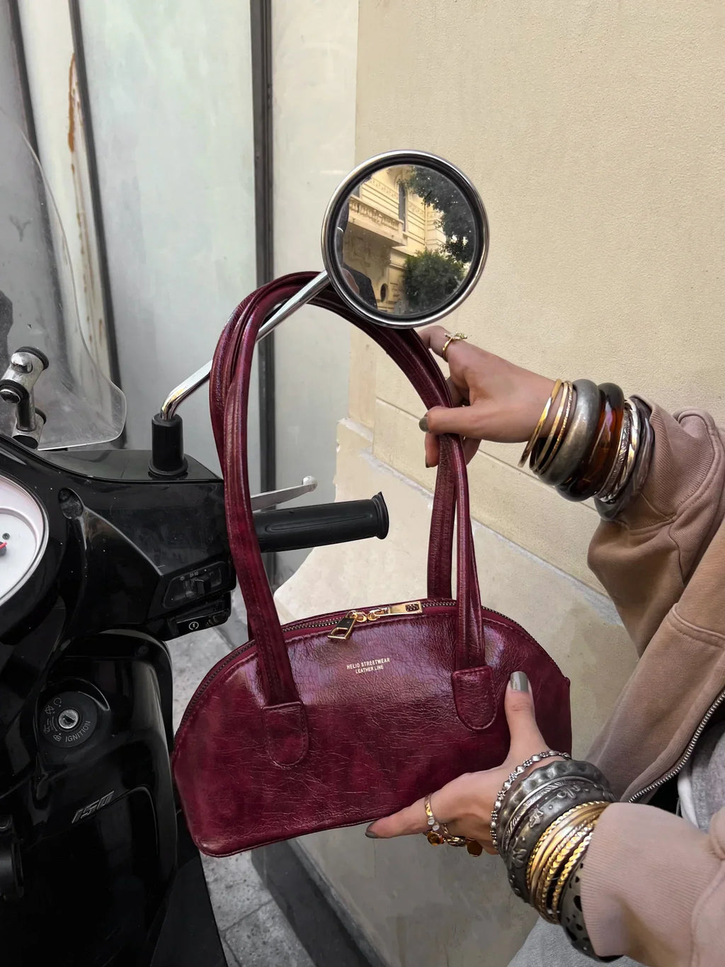 BAGUETTE LEATHER BAG