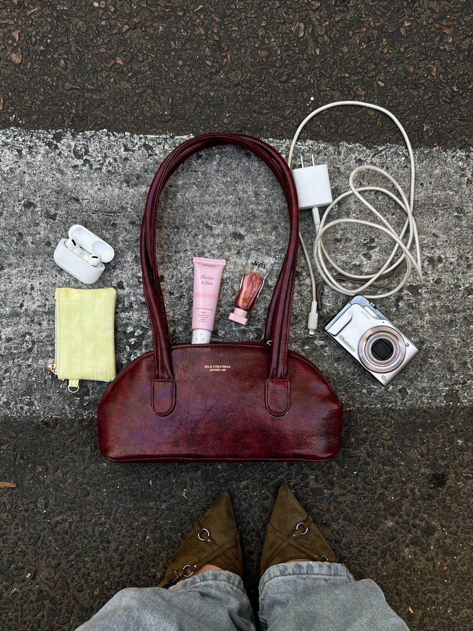 BAGUETTE LEATHER BAG