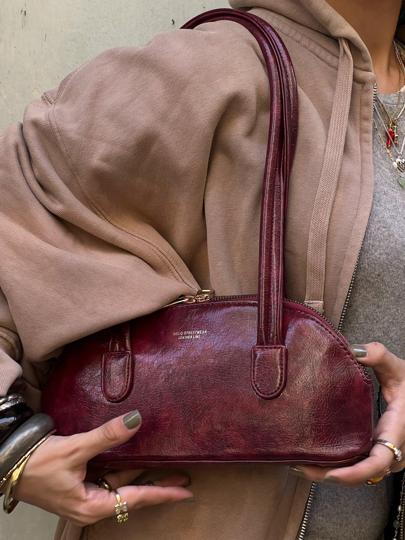 BAGUETTE LEATHER BAG