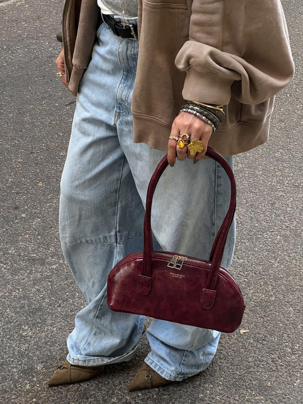 BAGUETTE LEATHER BAG