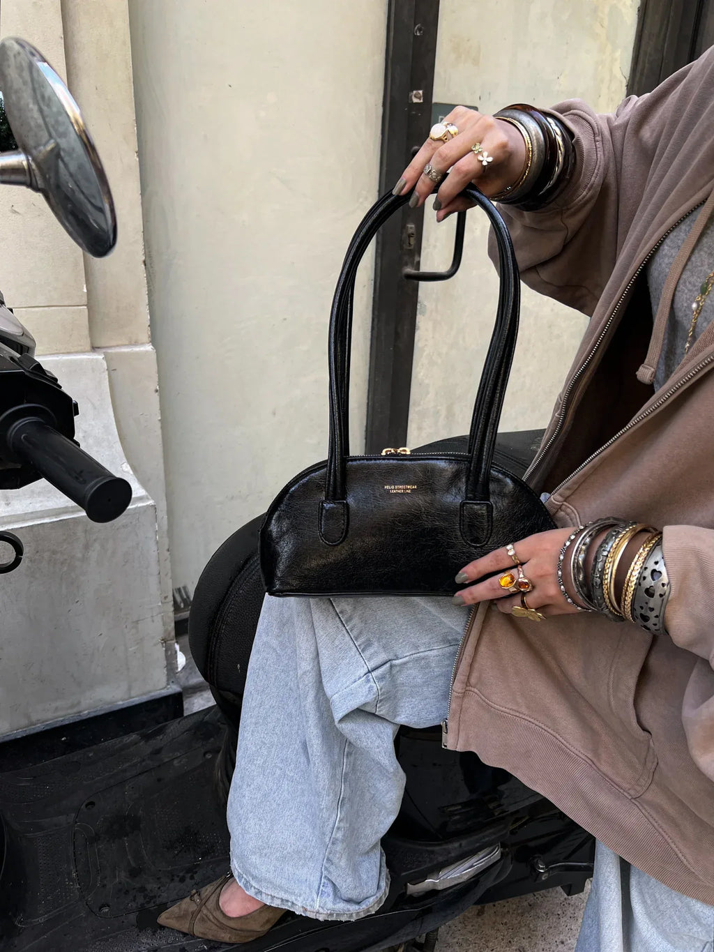 BAGUETTE LEATHER BAG