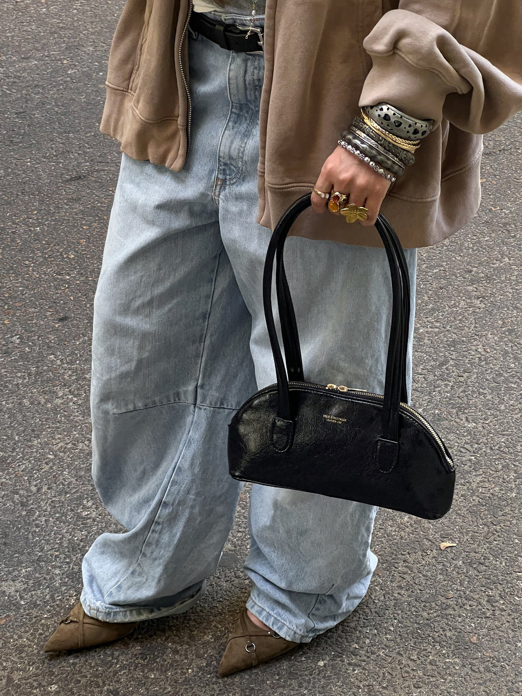 BAGUETTE LEATHER BAG