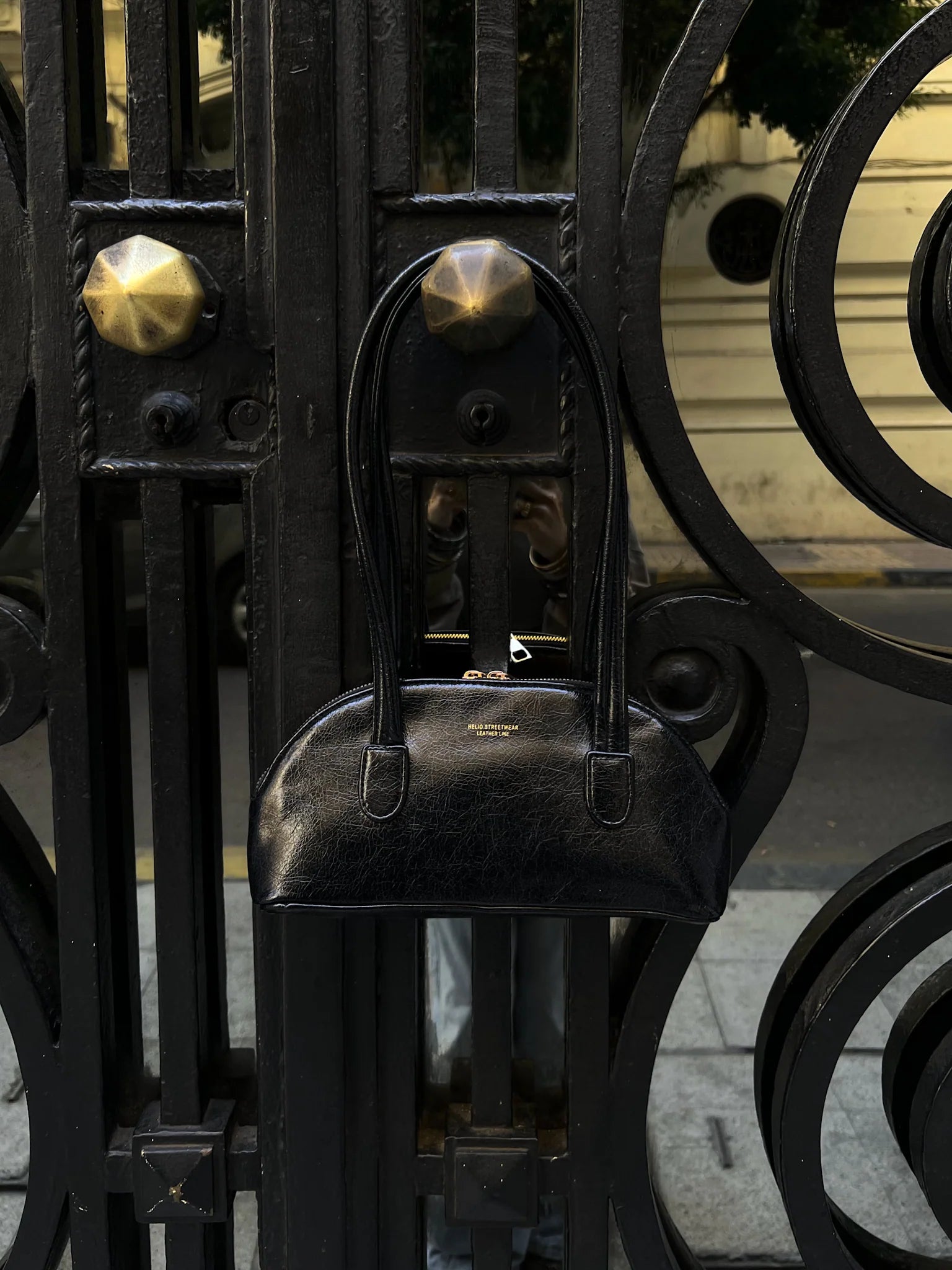 BAGUETTE LEATHER BAG