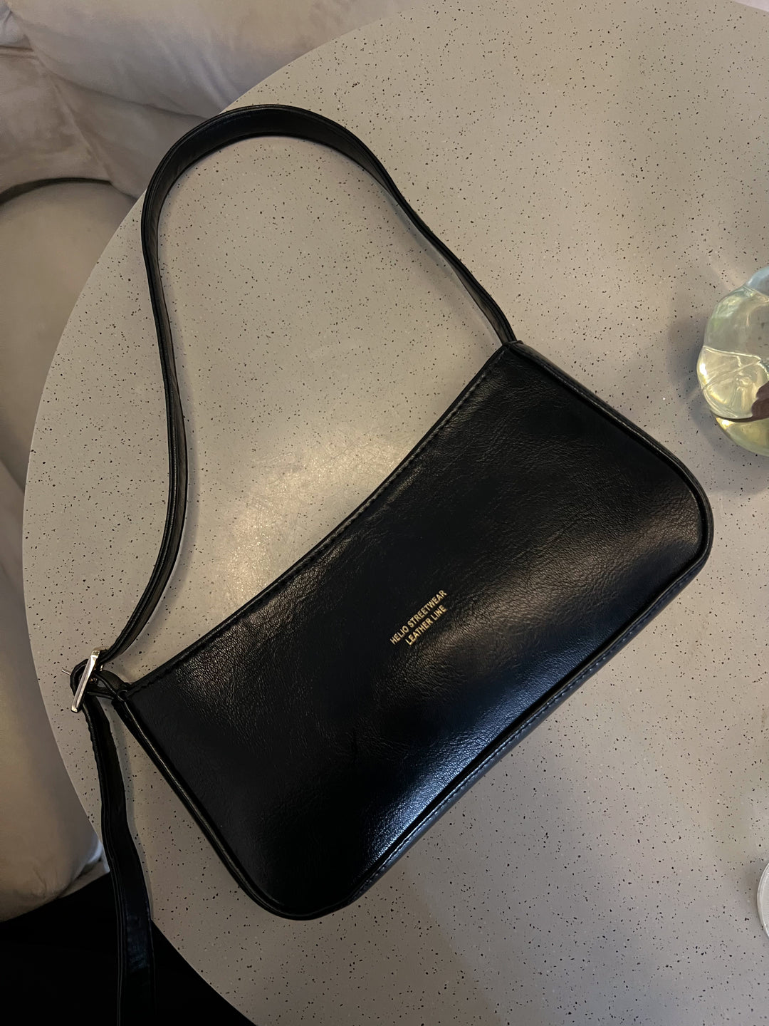 TOKEN LEATHER BAG -Black