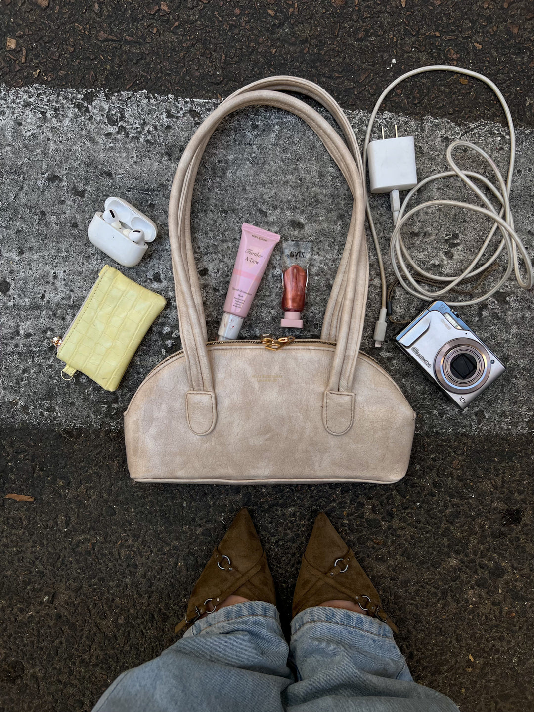 BAGUETTE LEATHER BAG