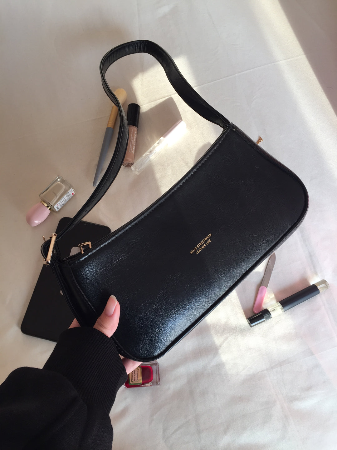 TOKEN LEATHER BAG -Black