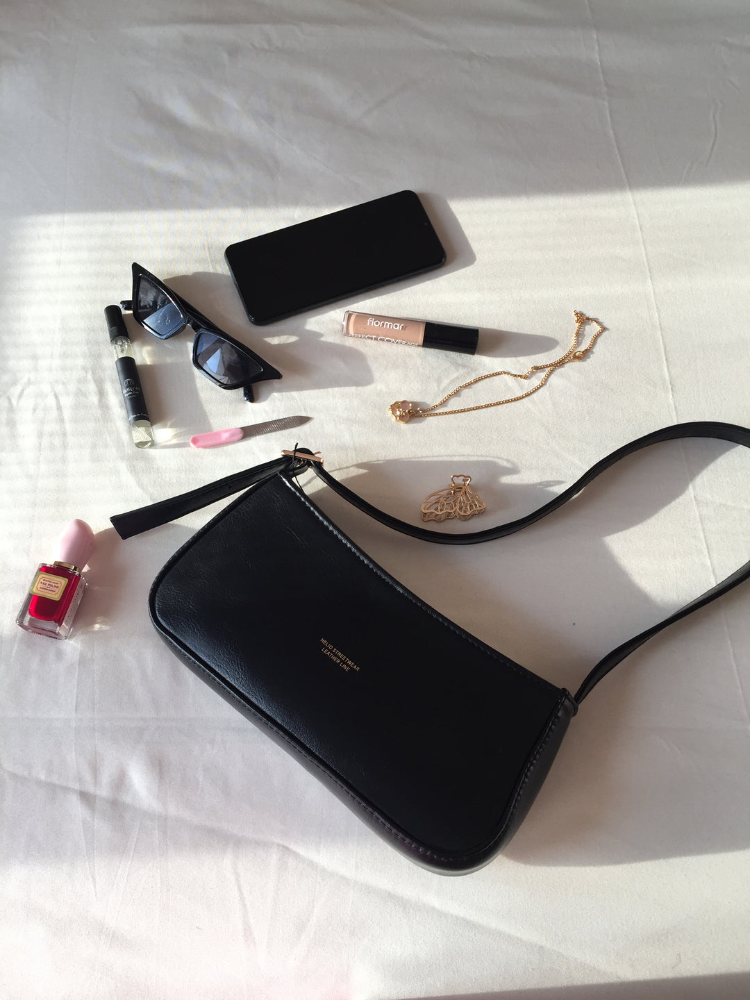 TOKEN LEATHER BAG -Black